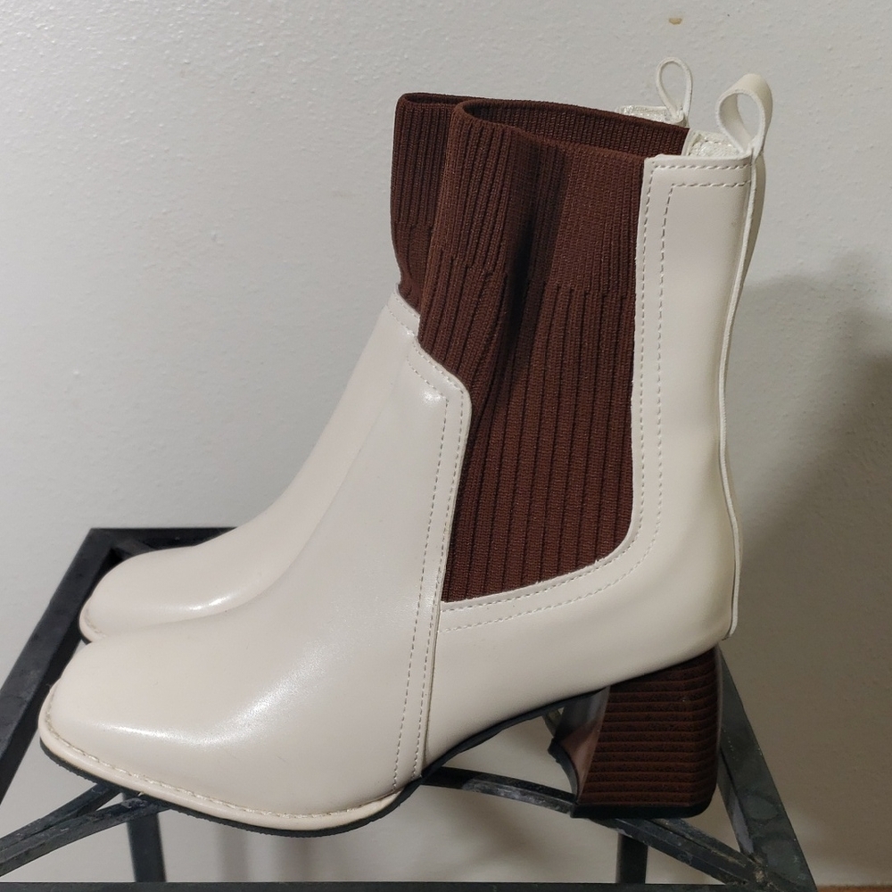 NWOB Women's Size 39 Elegant Cream and Brown Ankle Boots